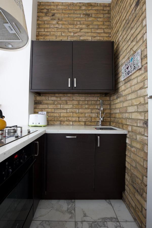 Large 2 Beds Flat Overlooking Clapham Common Park ลอนดอน ภายนอก รูปภาพ